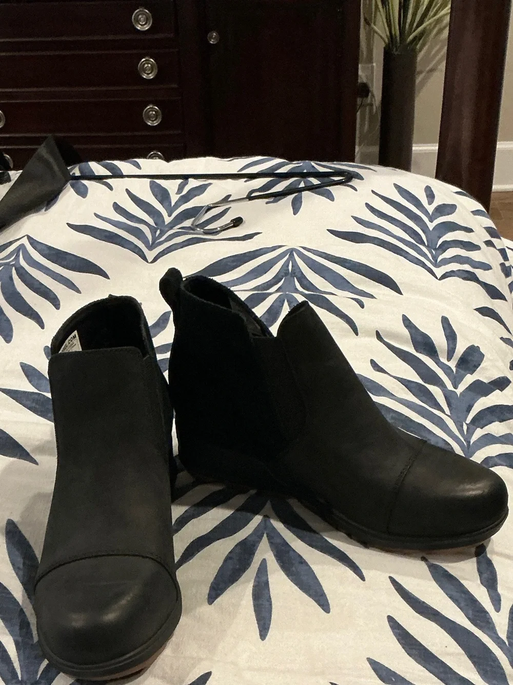Sorel Black Evie Suede Pull-On Wedge Bootie new without box